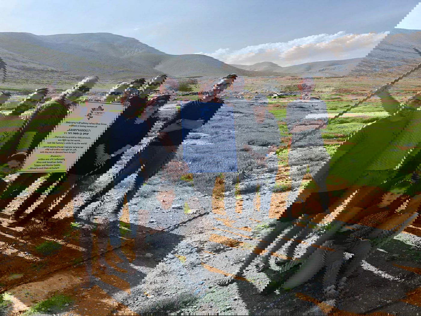 עד כה למשל סייעה בנטיעתם של לא פחות מחצי מיליון עצי פרי