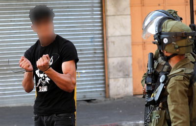 עצור מינהלי הותקף על ידי חיילי 'נצח יהודה'