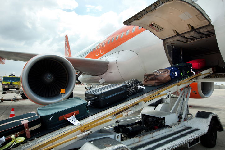 טעינת מטוס בנתב"ג