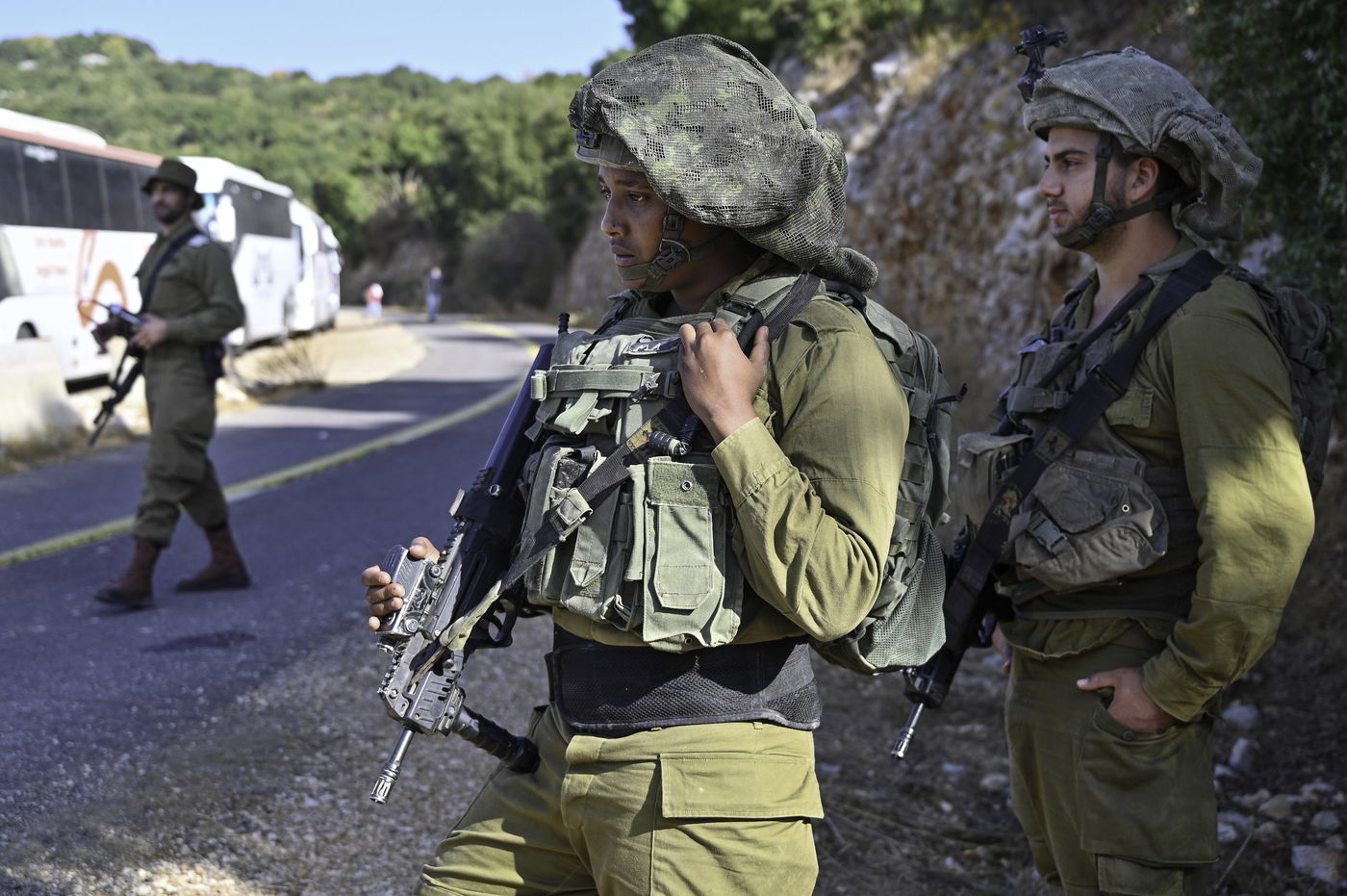 תיעוד: יהודים עלו ל'הר הבתרים' בגבול לבנון