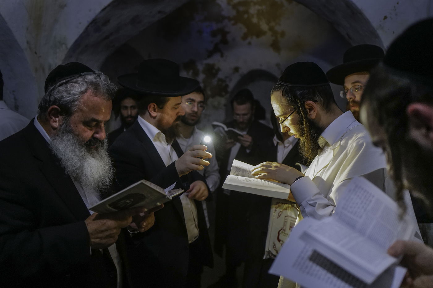 תיעוד: יהודים עלו ל'הר הבתרים' בגבול לבנון