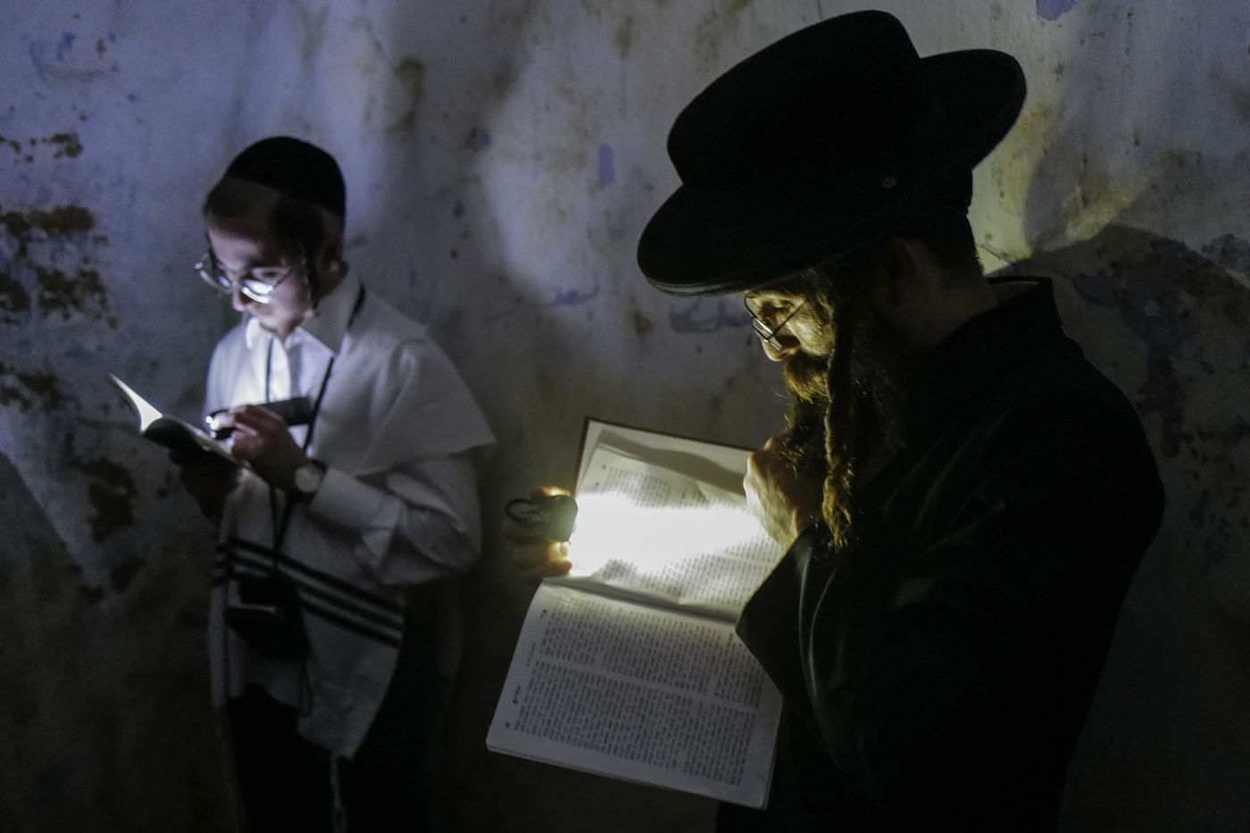 תיעוד: יהודים עלו ל'הר הבתרים' בגבול לבנון