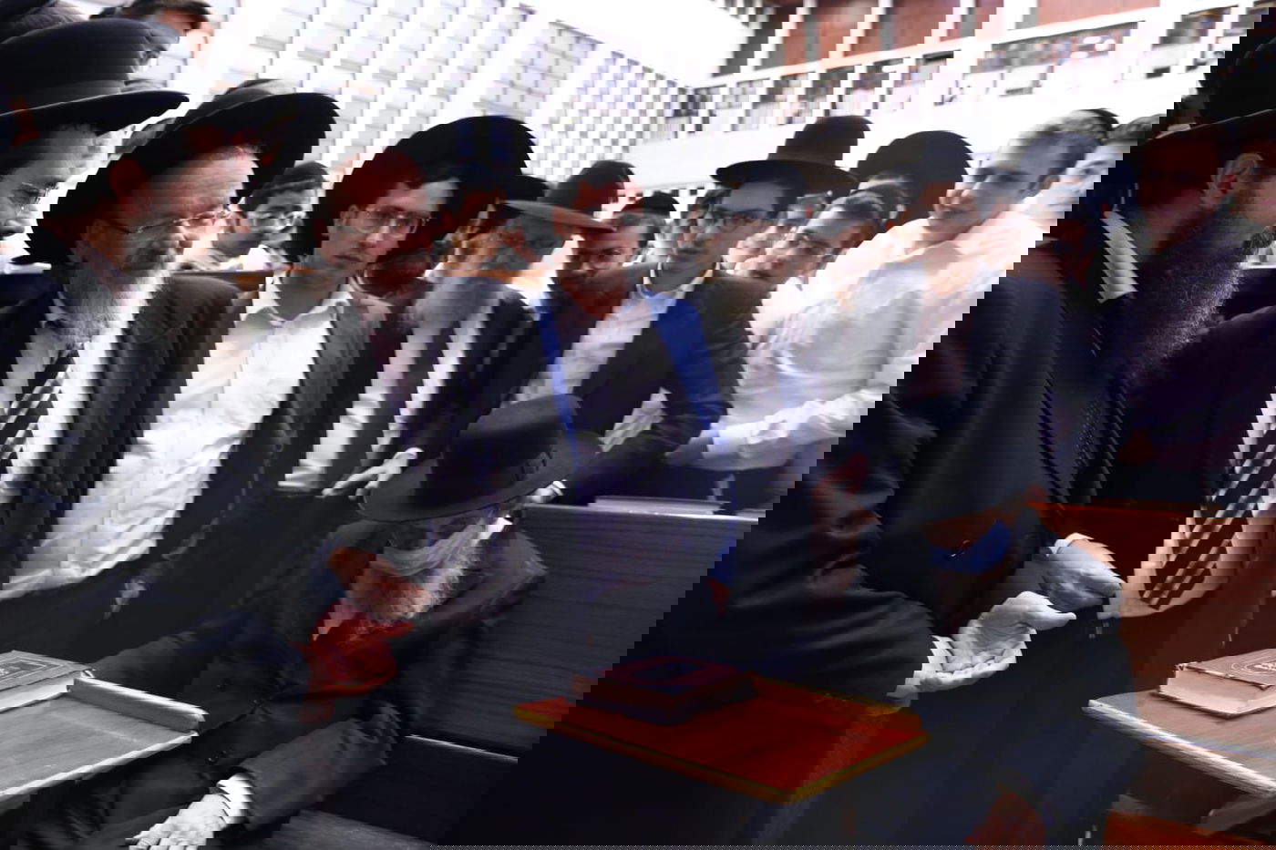 הגר"ד לנדו חיזק את 'מיר ברכפלד' • תיעוד