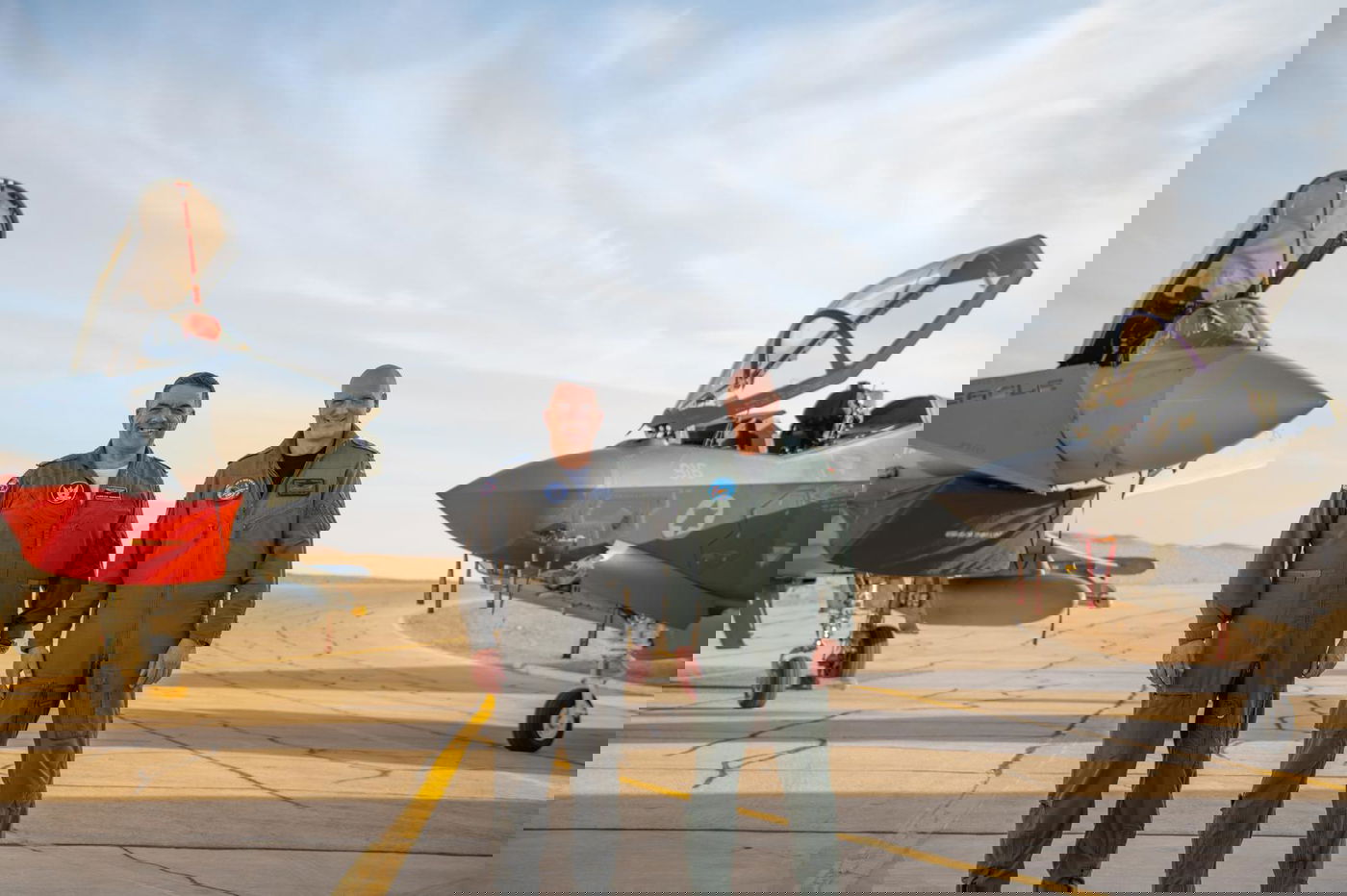 מפקד חיל האוויר במטס עם מקבילו הגרמני