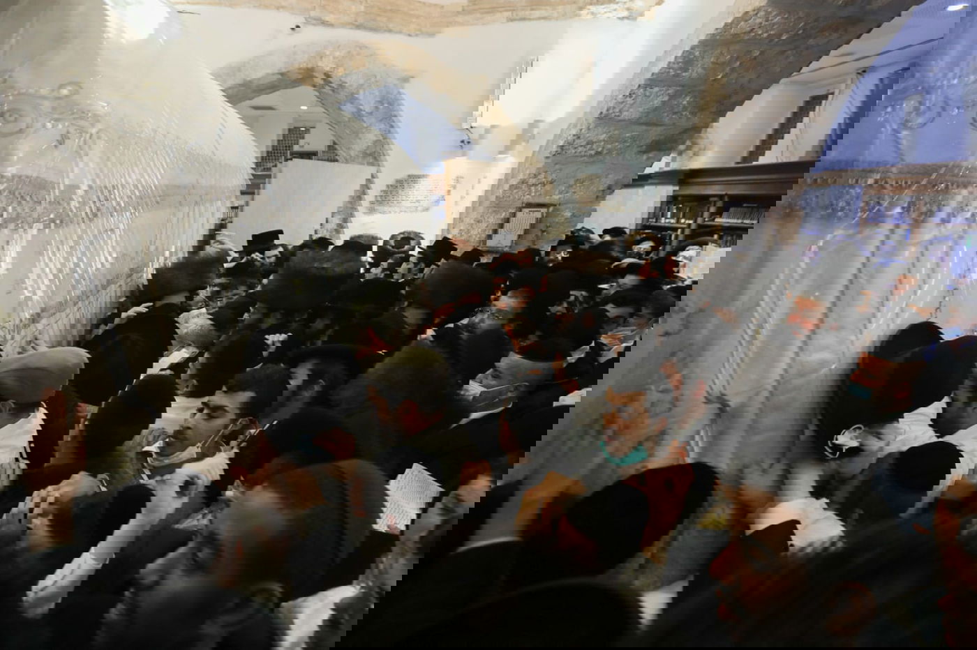 המונים פוקדים את קבר רחל אמנו ע"ה; צפו