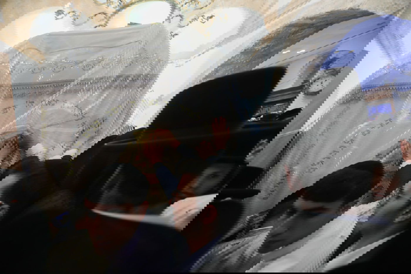 המונים פוקדים את קבר רחל אמנו ע"ה; צפו