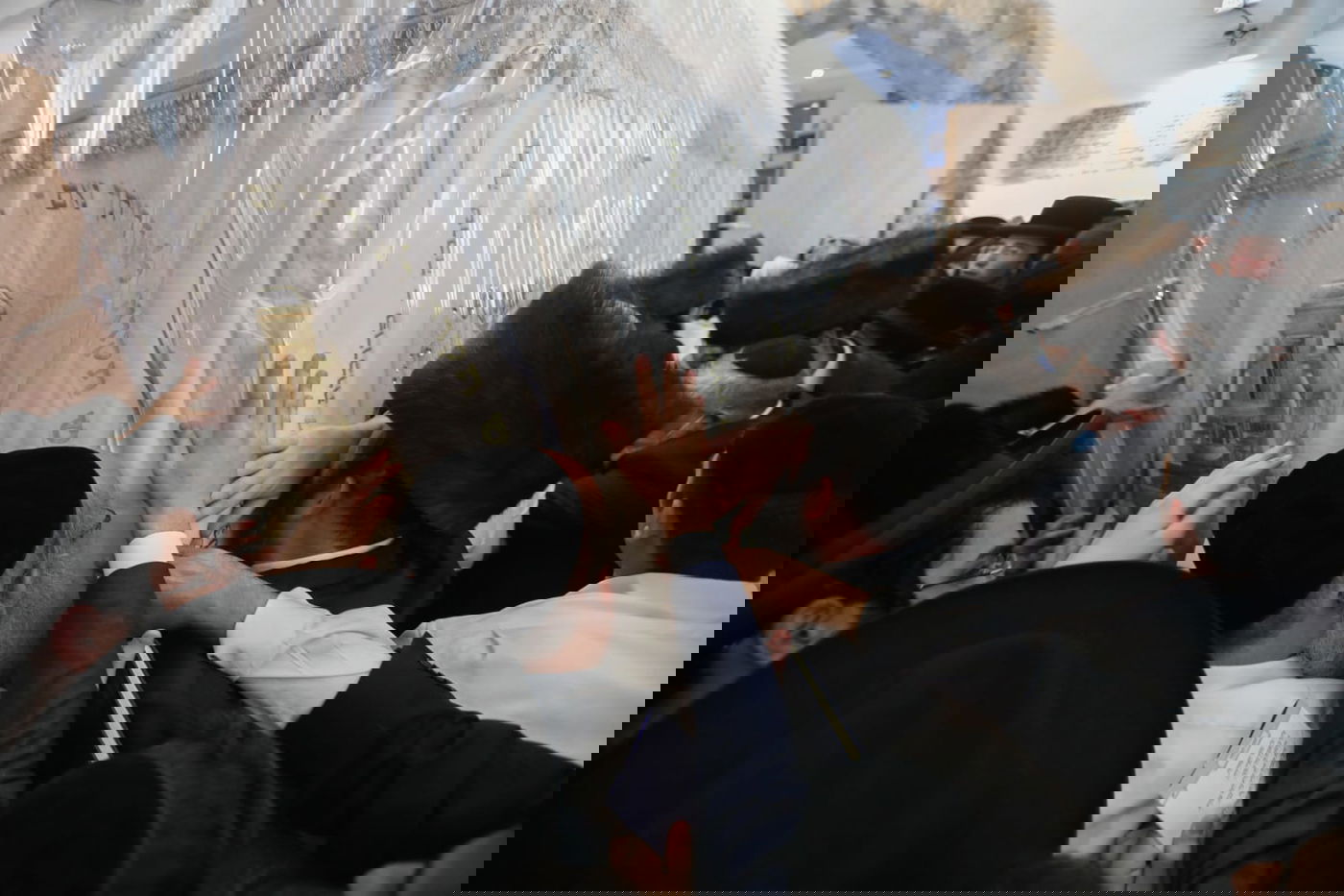 המונים פוקדים את קבר רחל אמנו ע"ה; צפו