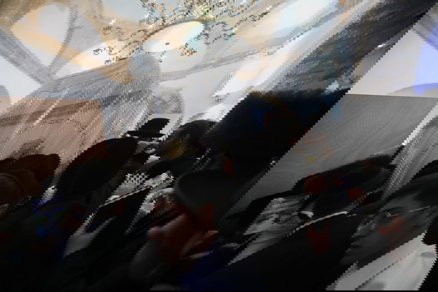 המונים פוקדים את קבר רחל אמנו ע"ה; צפו