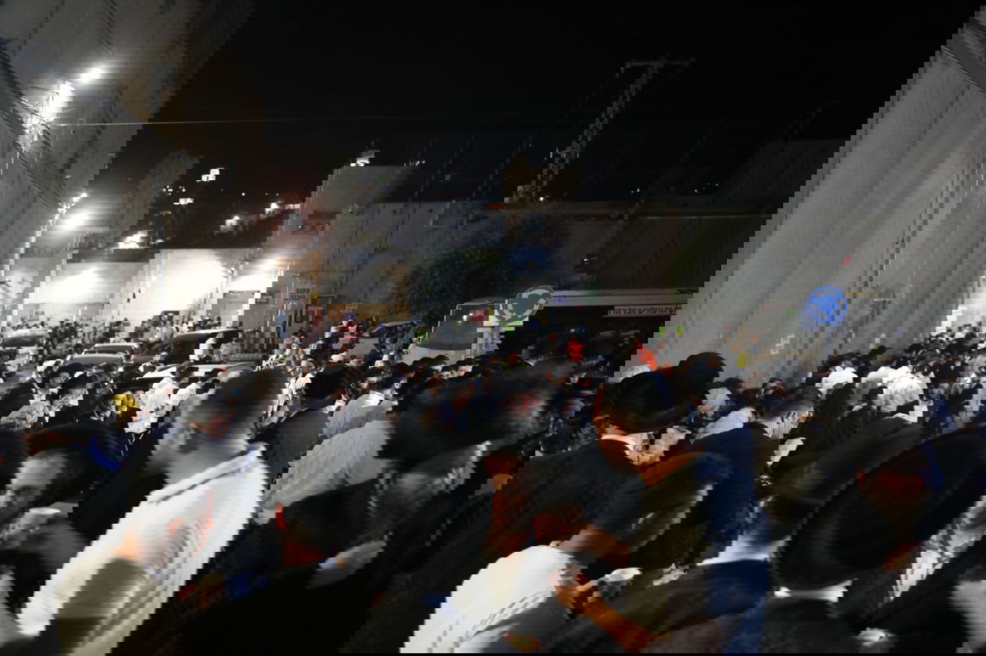 המונים פוקדים את קבר רחל אמנו ע"ה; צפו