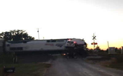 הרכבת מתהפכת