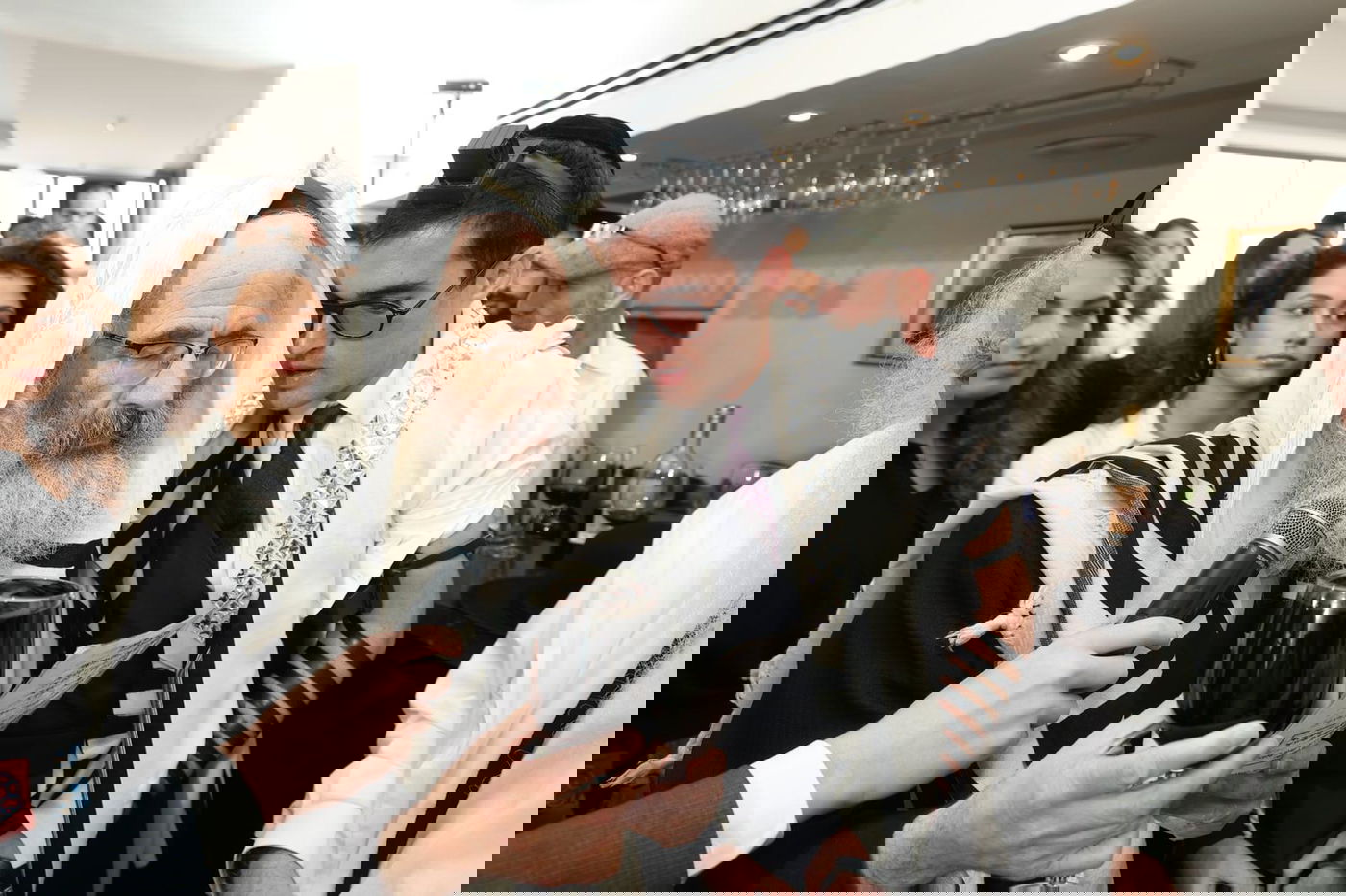 מזל טוב: יקי אדמקר חגג ברית מילה לבנו • תיעוד