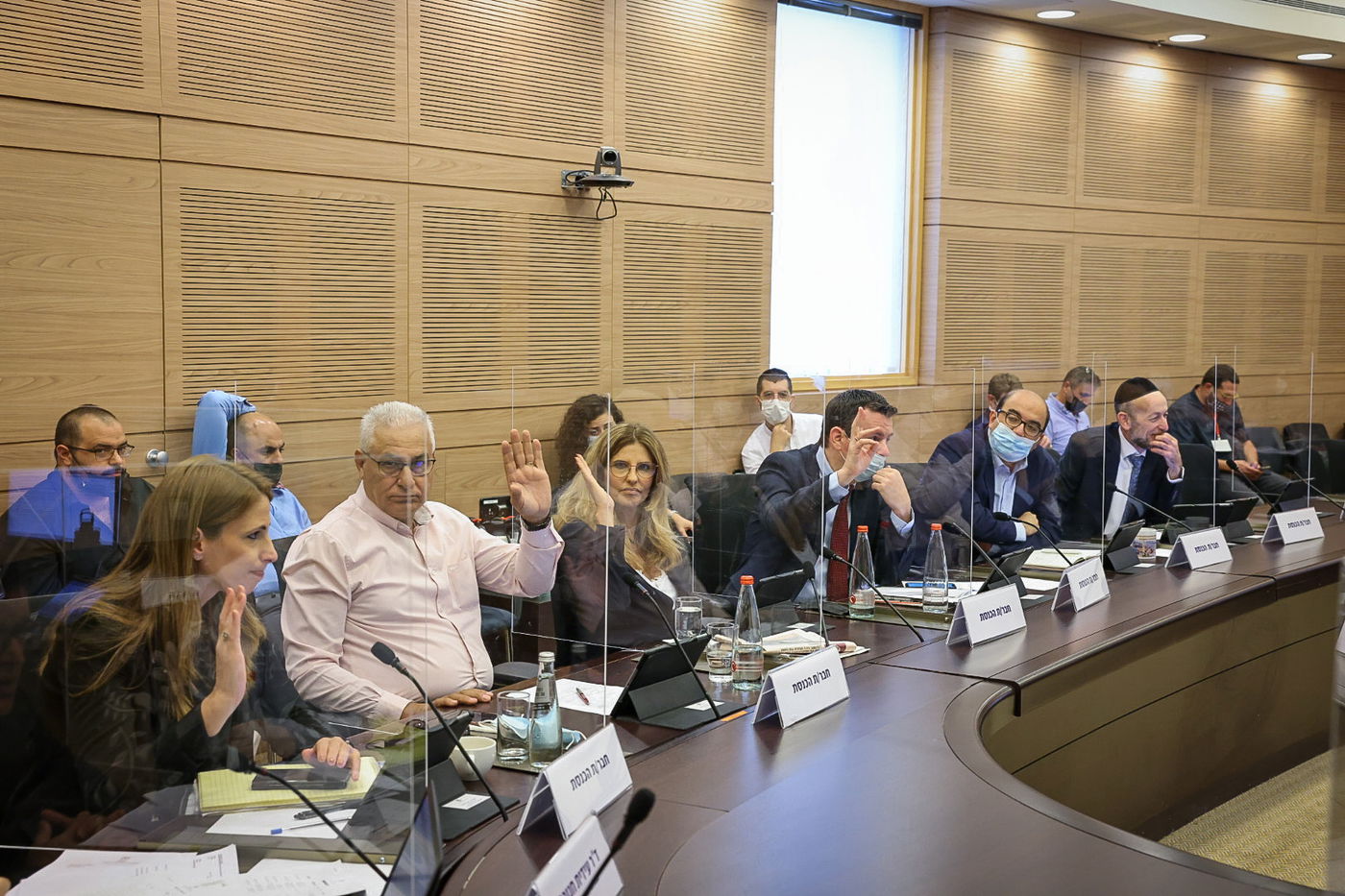 הדיון בוועדה