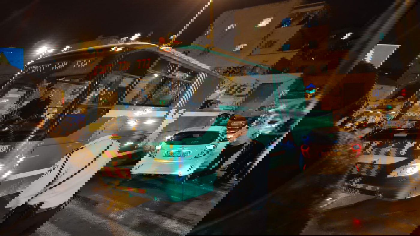 נזקים למספר אוטובוסים בהפגנות הרכבת