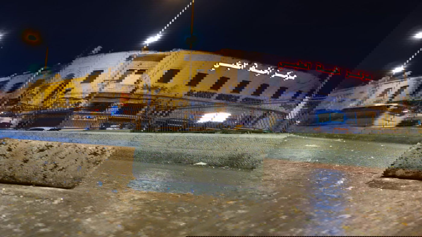 האבנים שיודו על האוטובוס