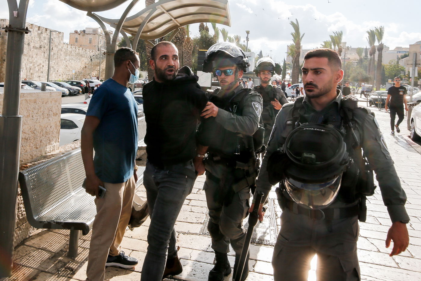 התפרעויות אלימות בשער שכם; 22 חשודים נעצרו • תיעוד