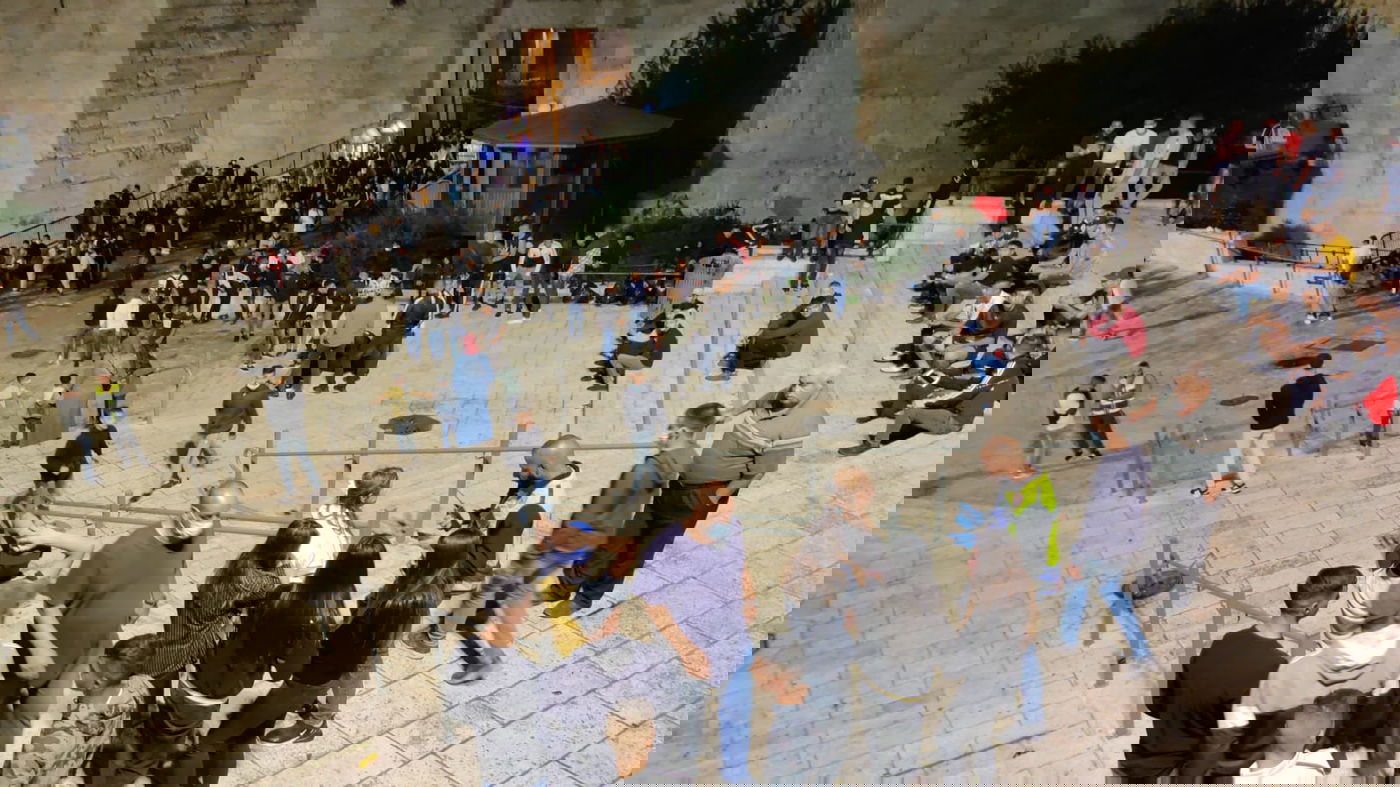 התפרעויות אלימות בשער שכם; 22 חשודים נעצרו • תיעוד