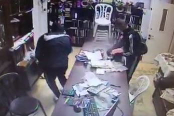 החשודים, בעת הגניבה