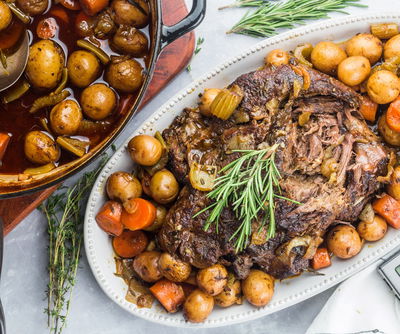 בשר ותפוחי אדמה בתנור