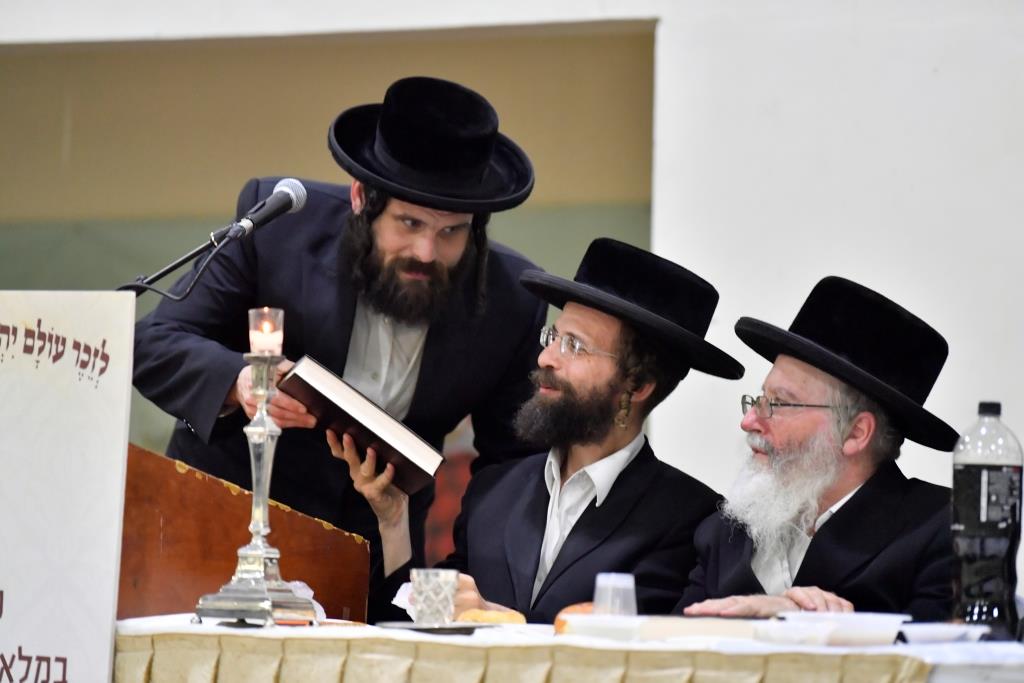 בקהילת 'המתמידים' ציינו שלוש שנים לפטירת המנהיג