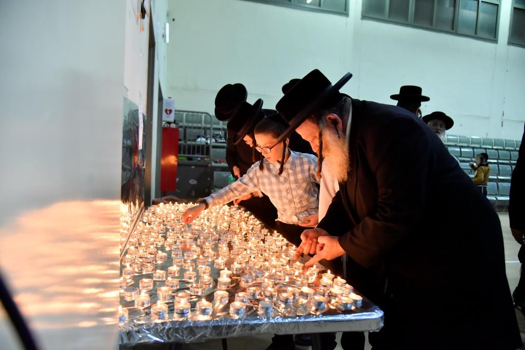 בקהילת 'המתמידים' ציינו שלוש שנים לפטירת המנהיג