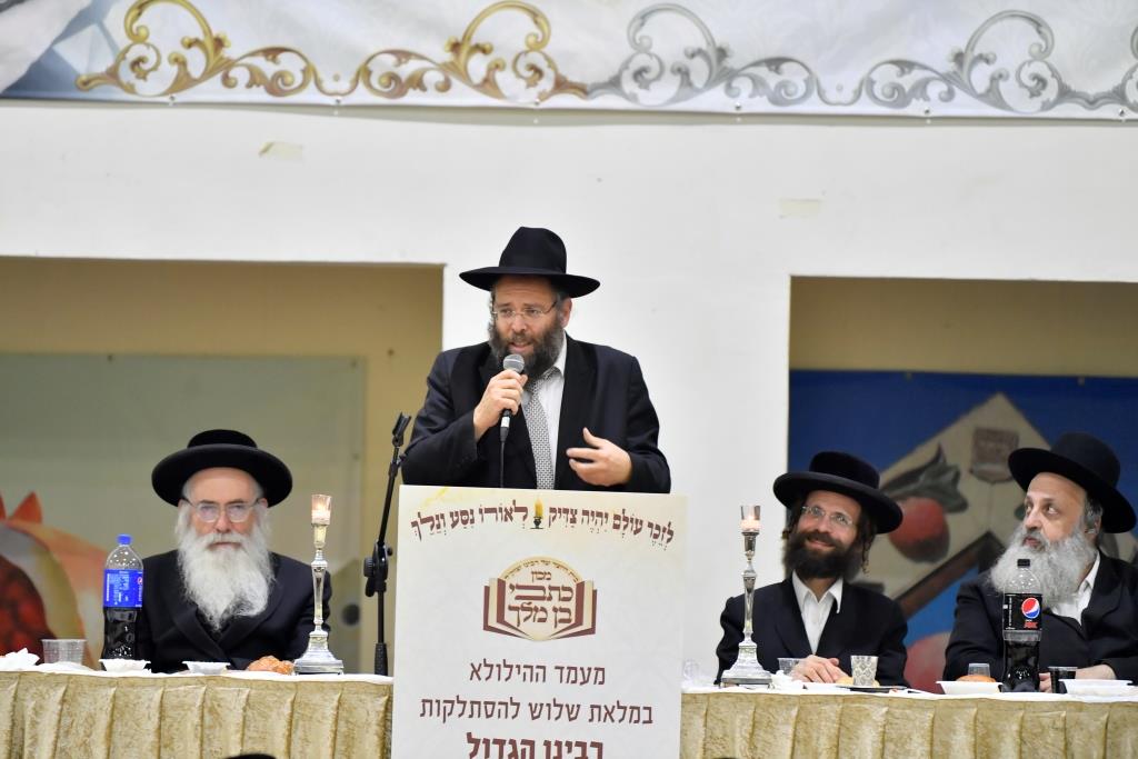 בקהילת 'המתמידים' ציינו שלוש שנים לפטירת המנהיג