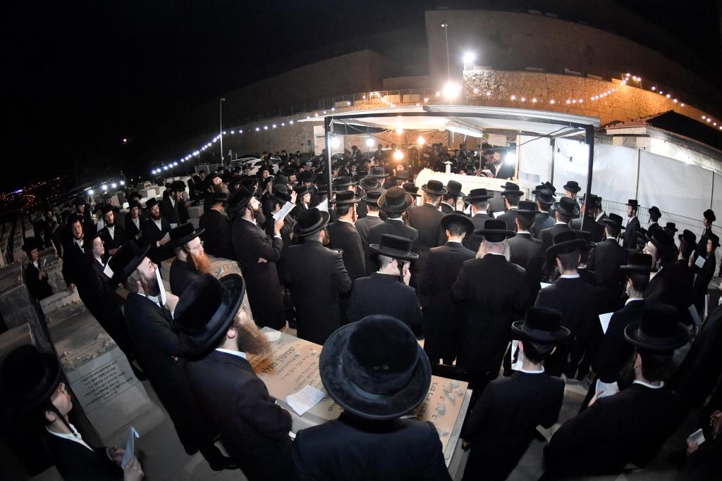 בקהילת 'המתמידים' ציינו שלוש שנים לפטירת המנהיג