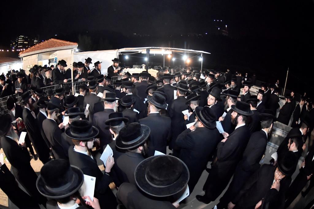 בקהילת 'המתמידים' ציינו שלוש שנים לפטירת המנהיג