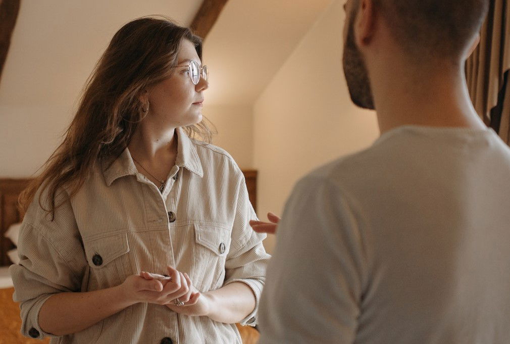 "בחוץ היא מקסימה, בבית אני לא קיים": מנגנוני ההגנה שהורסים את הזוגיות