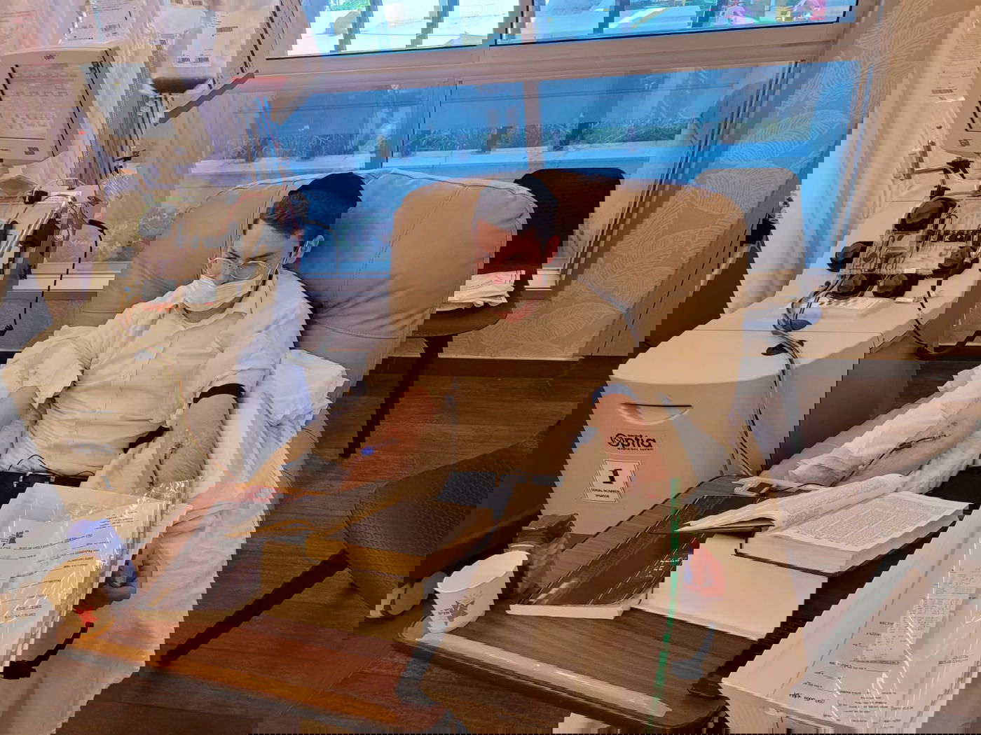 לומד גמרא במהלך תרומת מוח עצם • צפו