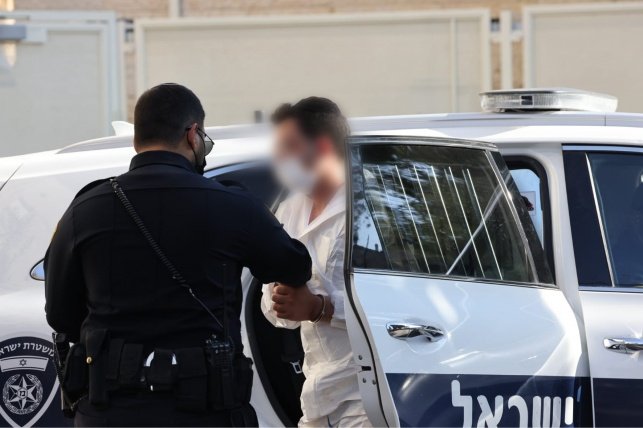 החשוד מובא למשפט