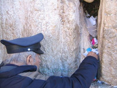 ורצברג בכותל לפני מספר שנים