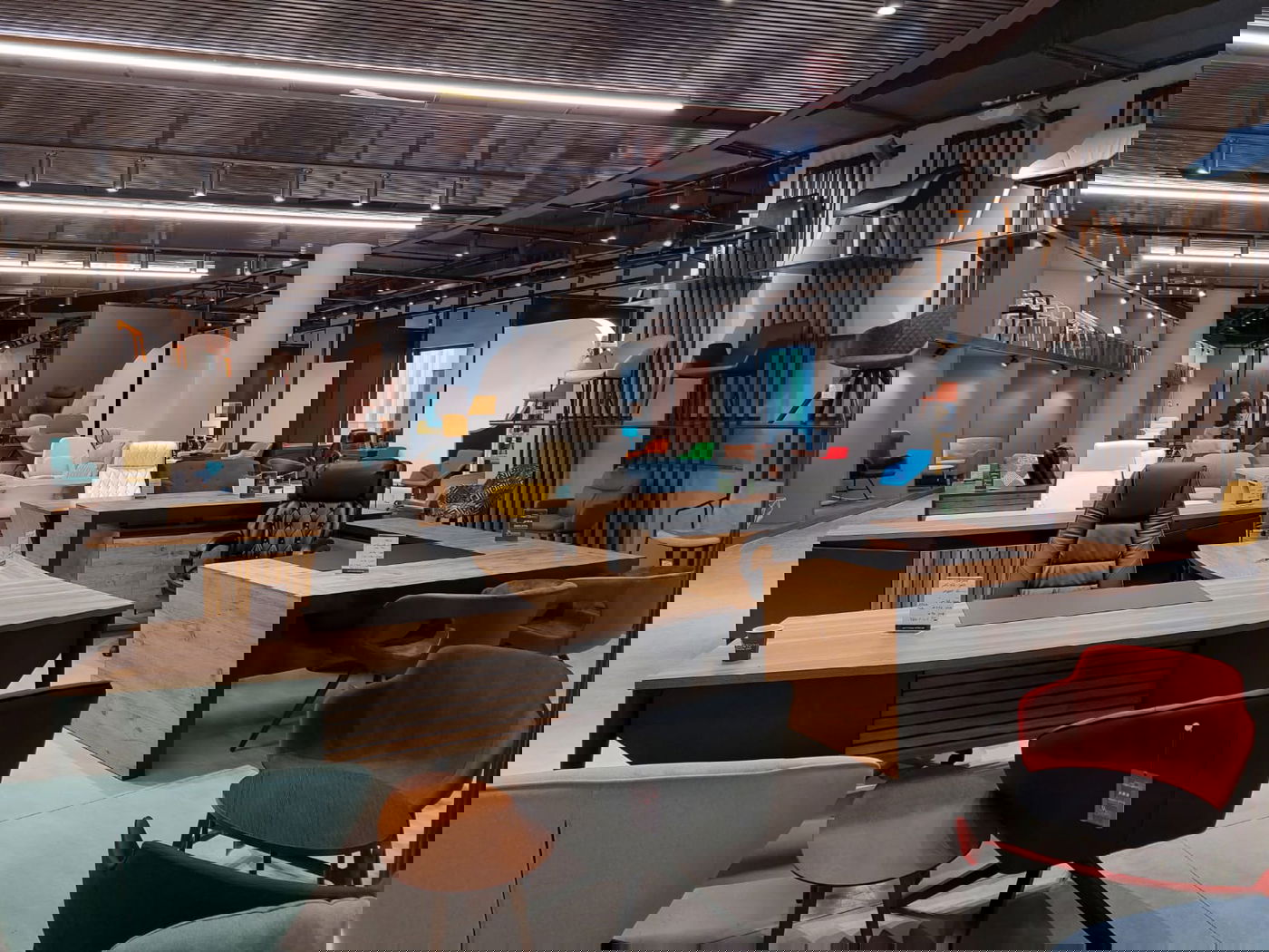 "אנחנו נרגשים לפתוח את הסניף הדגל החדש שלנו במתחם הDcity" - יעקב ואמיר יוסיפוב, בעלי הרשת