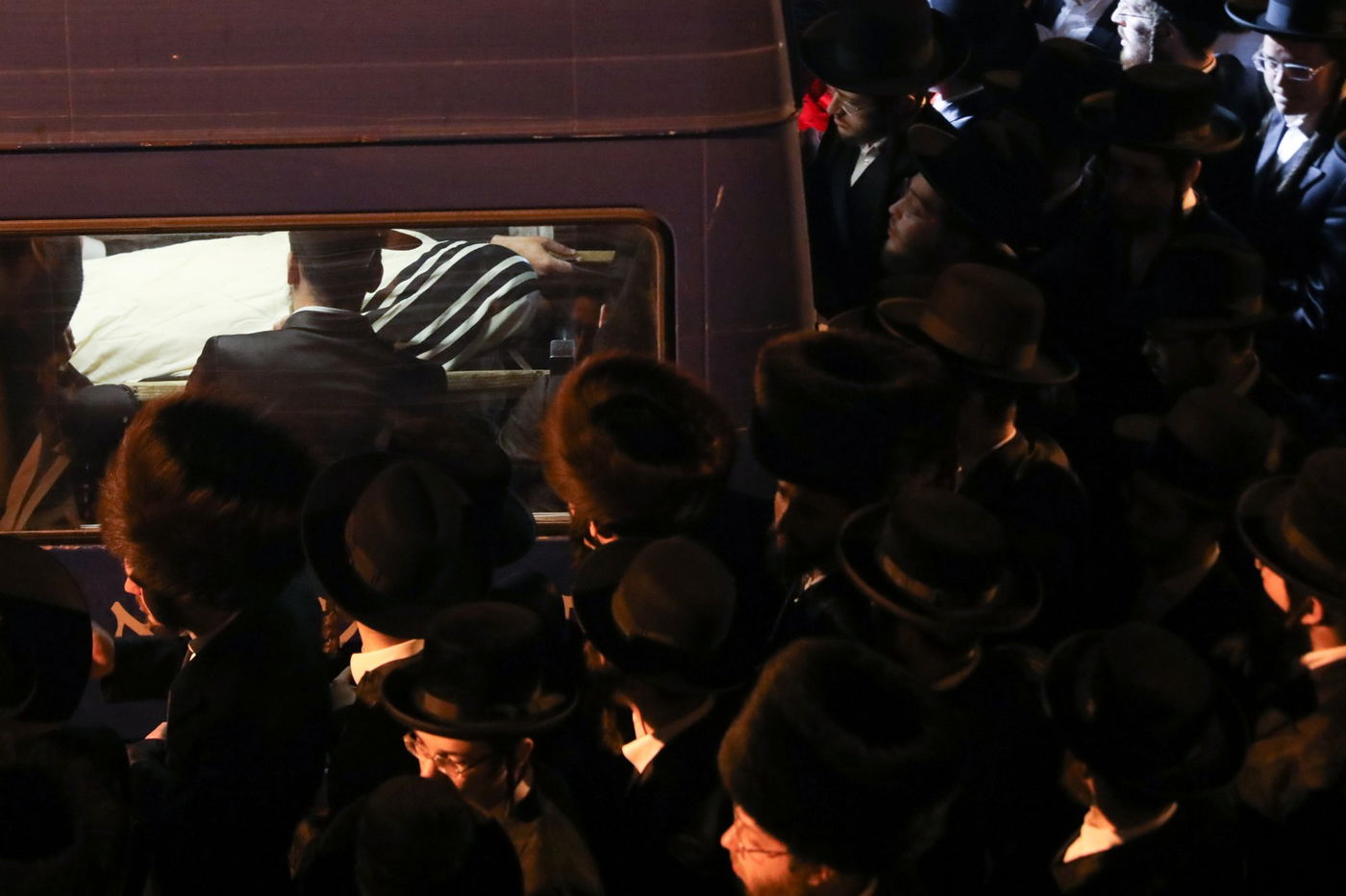 מההדלקה ועד הלוויות; 'אסון מירון' בעיניים של צלם 'כיכר'