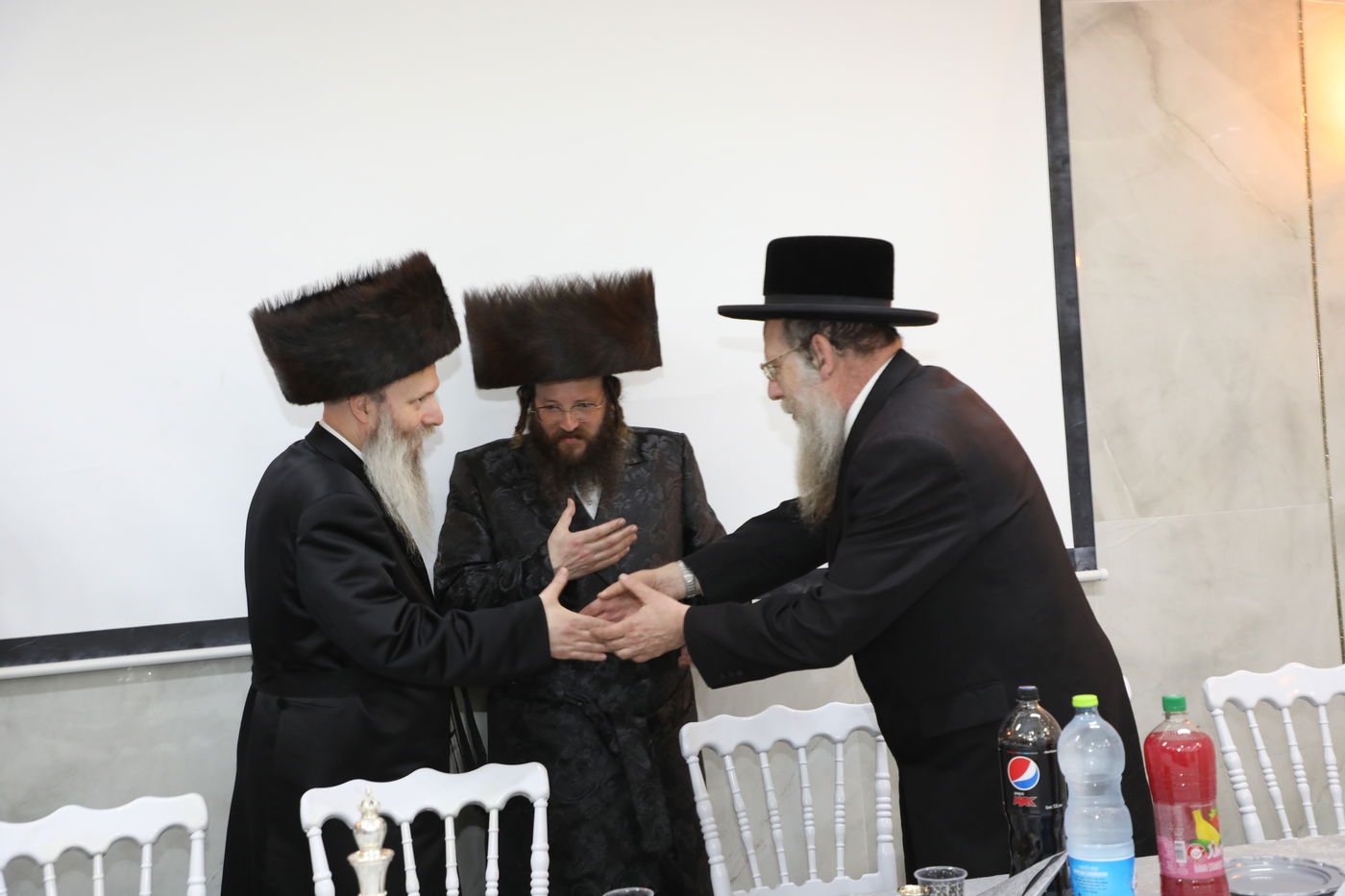 שמחת האירוסין בחצרות  זוטשקא - וואסלוי