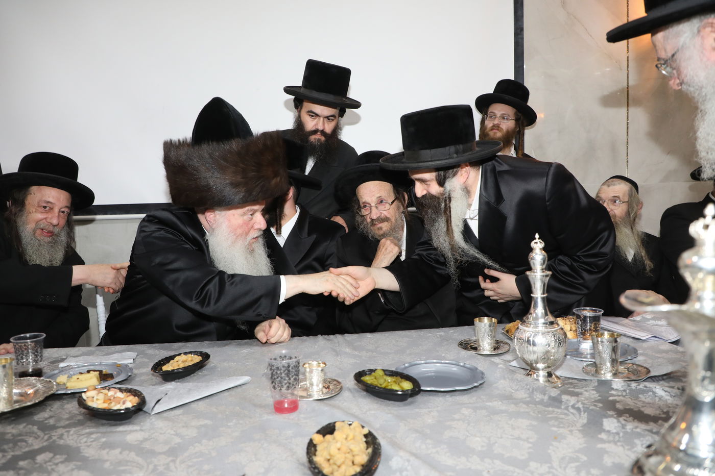 שמחת האירוסין בחצרות  זוטשקא - וואסלוי