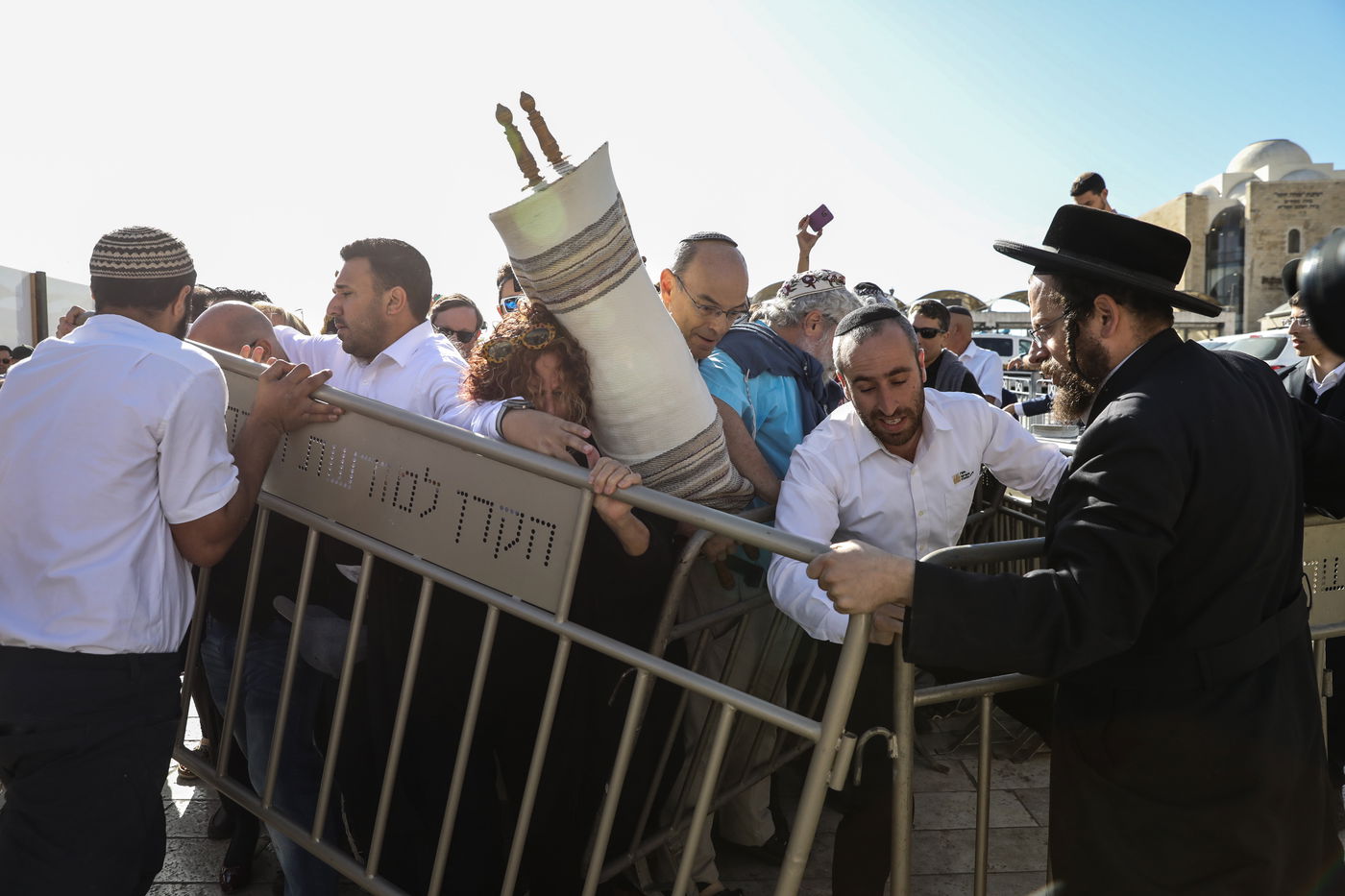 עימות עם הרפורמים בכותל