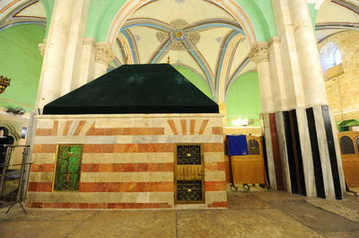 קבר שרה במערת המכפלה