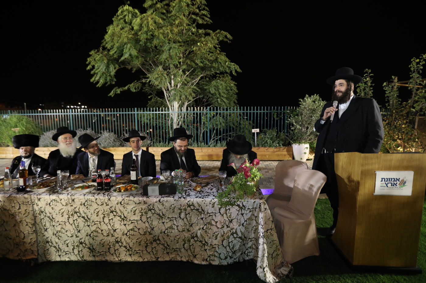 עורך הדין חגג שבע ברכות לבן הגר"י לנדא • צפו