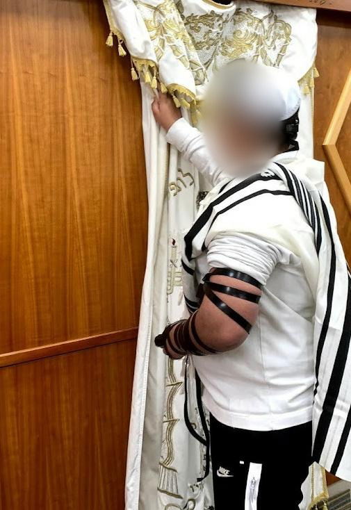 ניצחון האם היהודייה. יאיר עולה לתורה