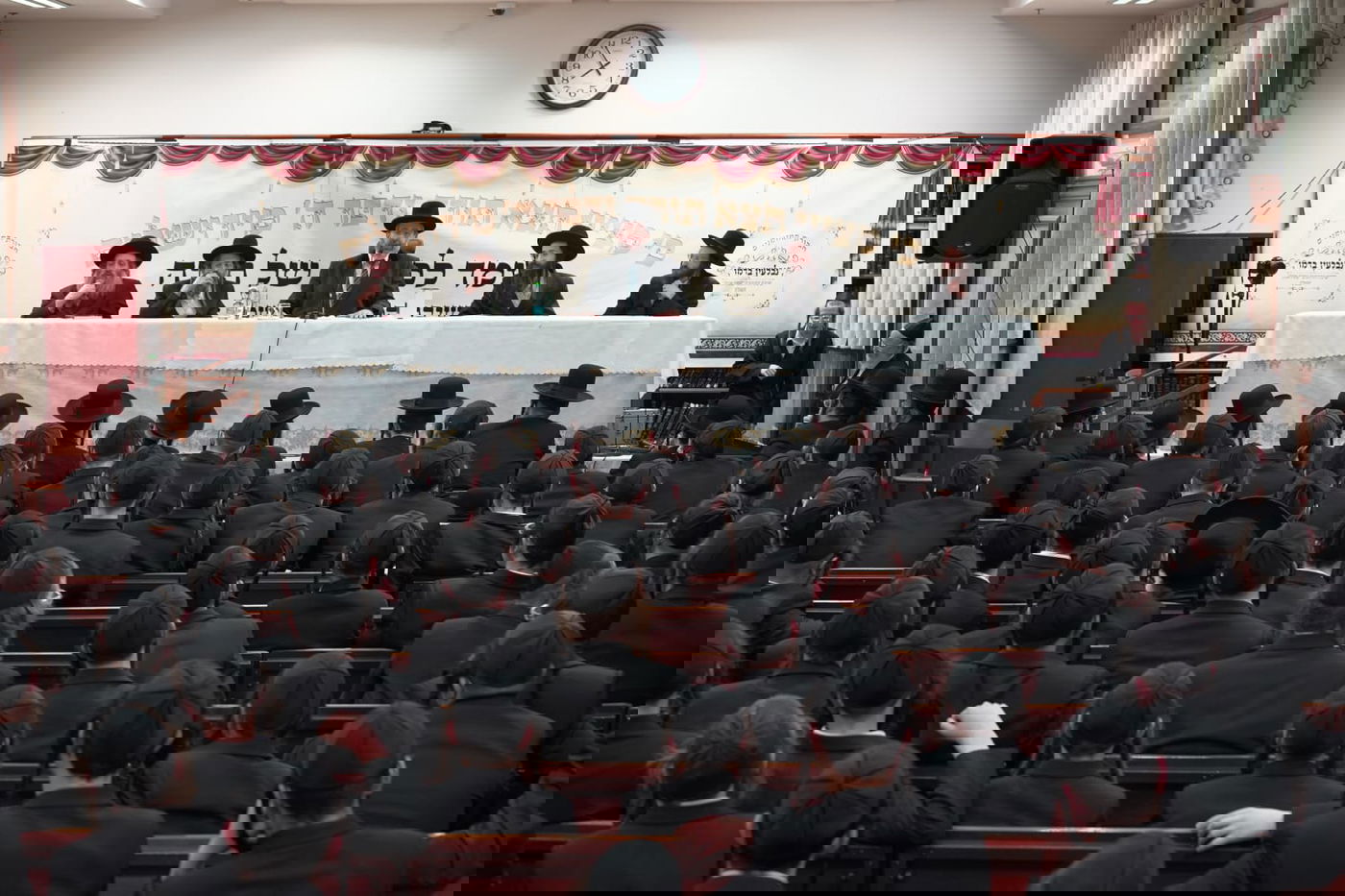 תיעוד: הרב הראשי בחן את בחורי ישיבות גור