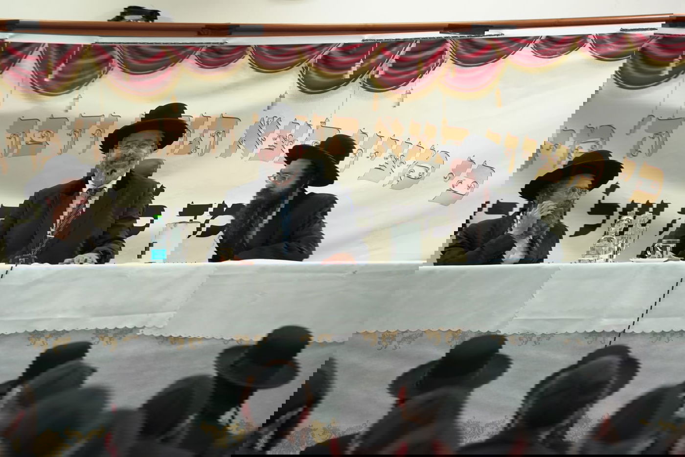 תיעוד: הרב הראשי בחן את בחורי ישיבות גור