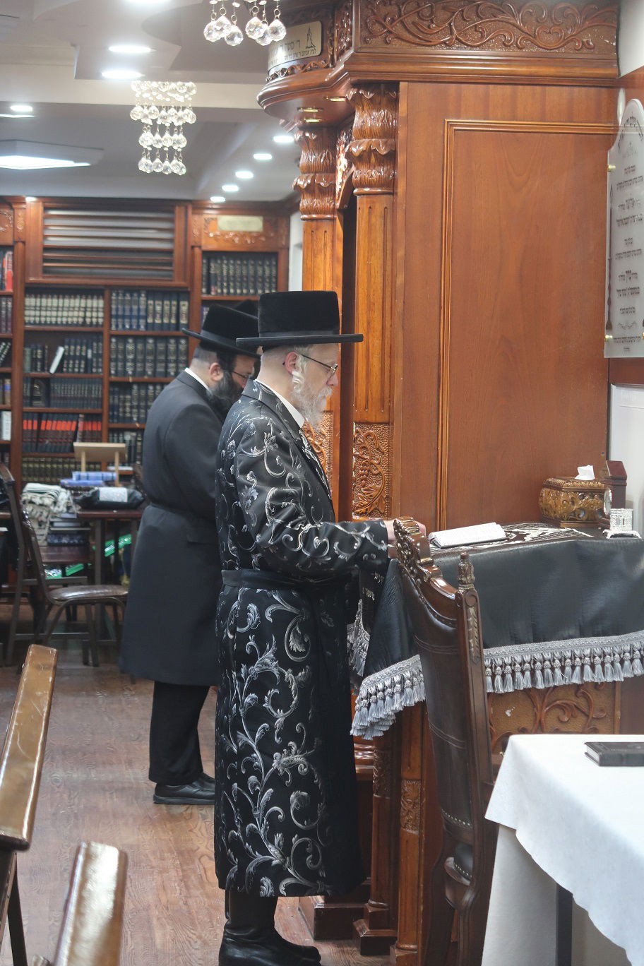 החסידים התרגשו: האדמו"ר מסערט ויז'ניץ בביקור בארה"ב