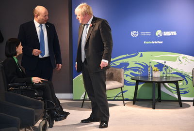 ג'ונסון עם בנט ואלהרר, היום