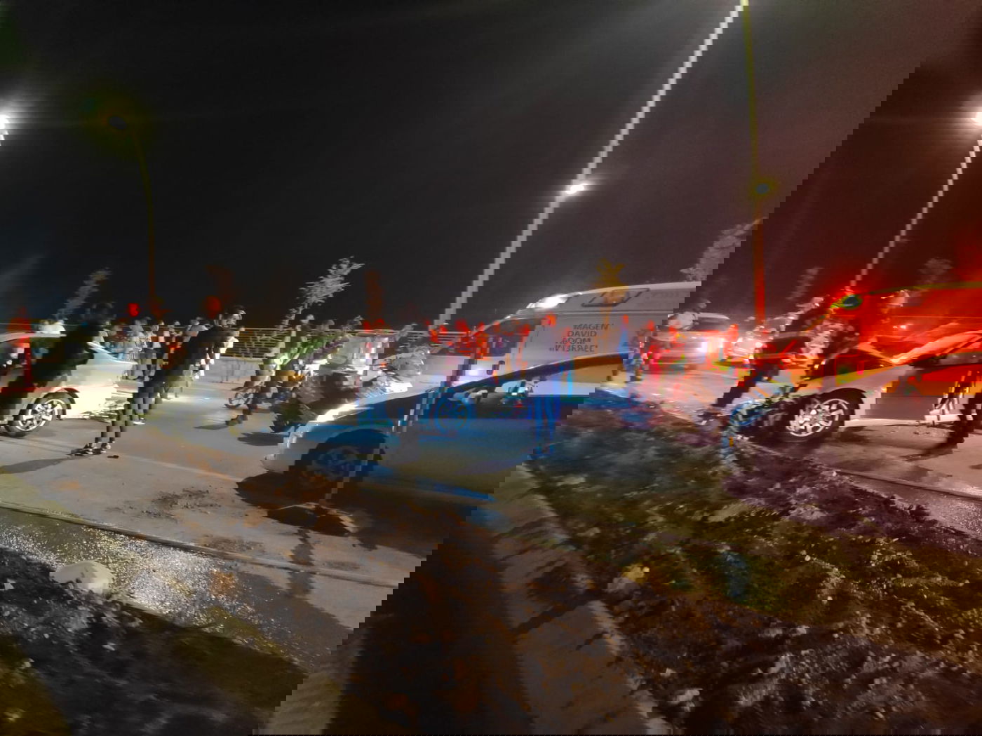 ארבעה חרדים נפצעו בתאונה בין שני רכבים