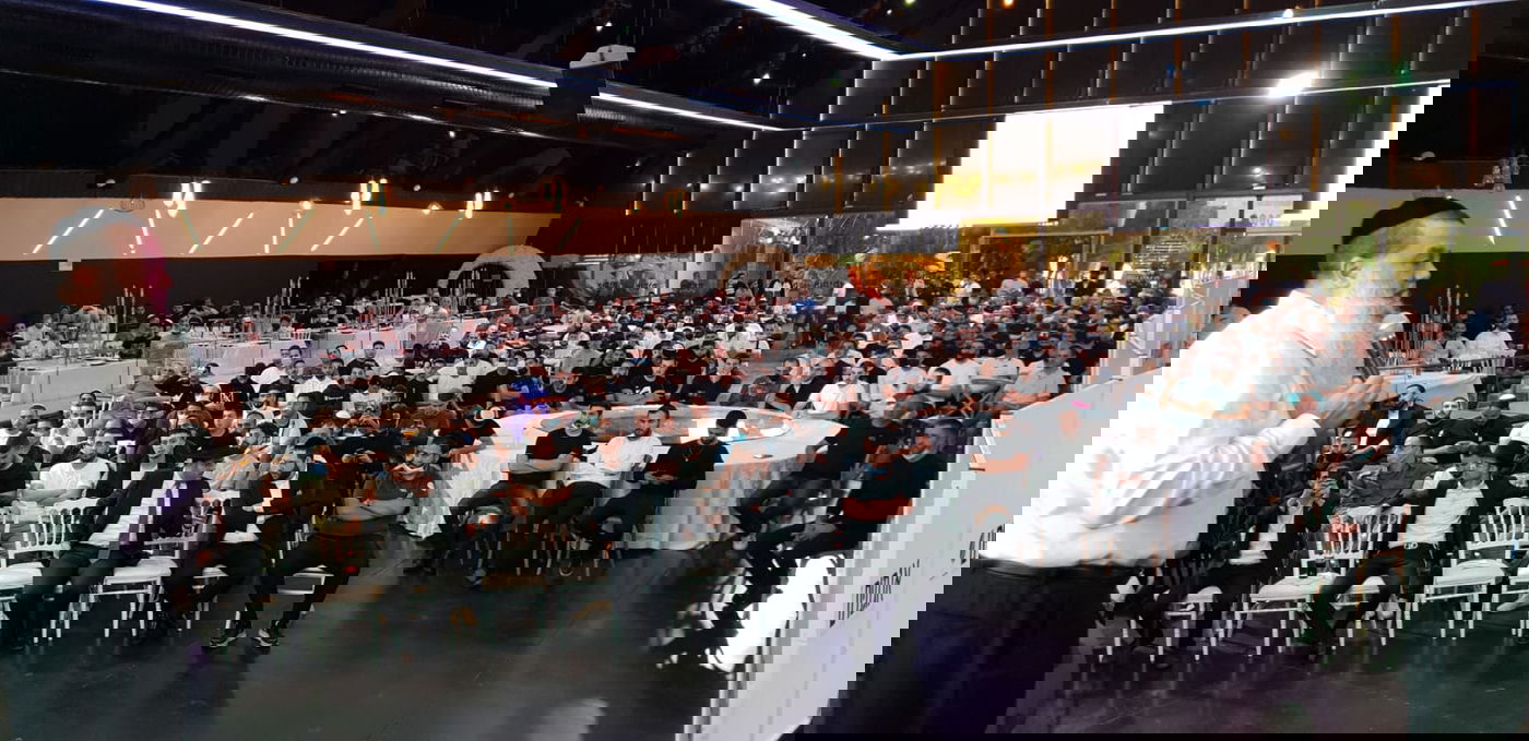 הרב יגאל כהן בירך "שחלק מחכמתו" על הראש"ל • צפו