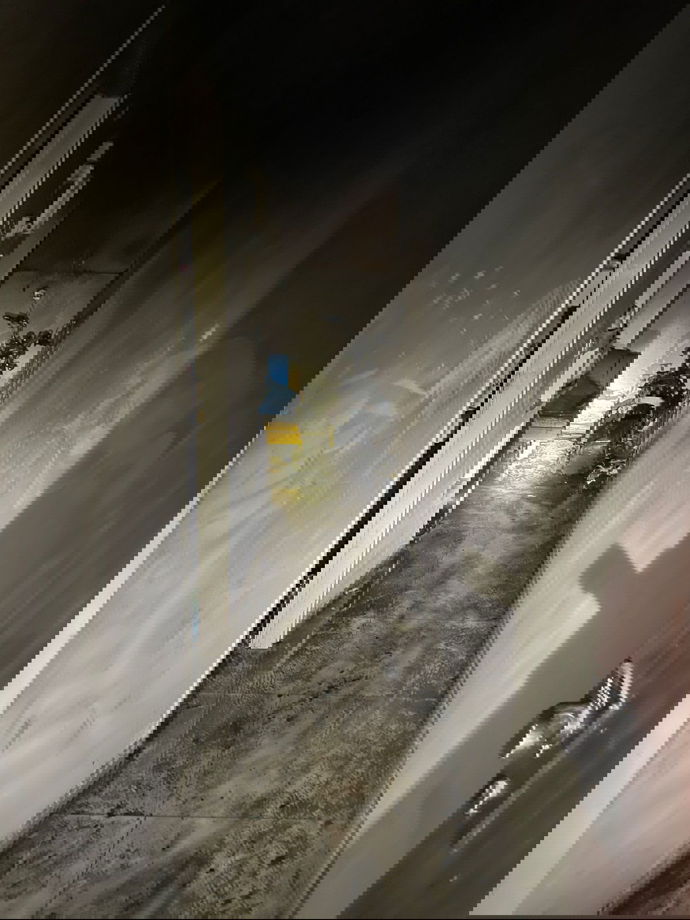 סוללת אופניים חשמליים התפוצצה; שלושה נפצעו