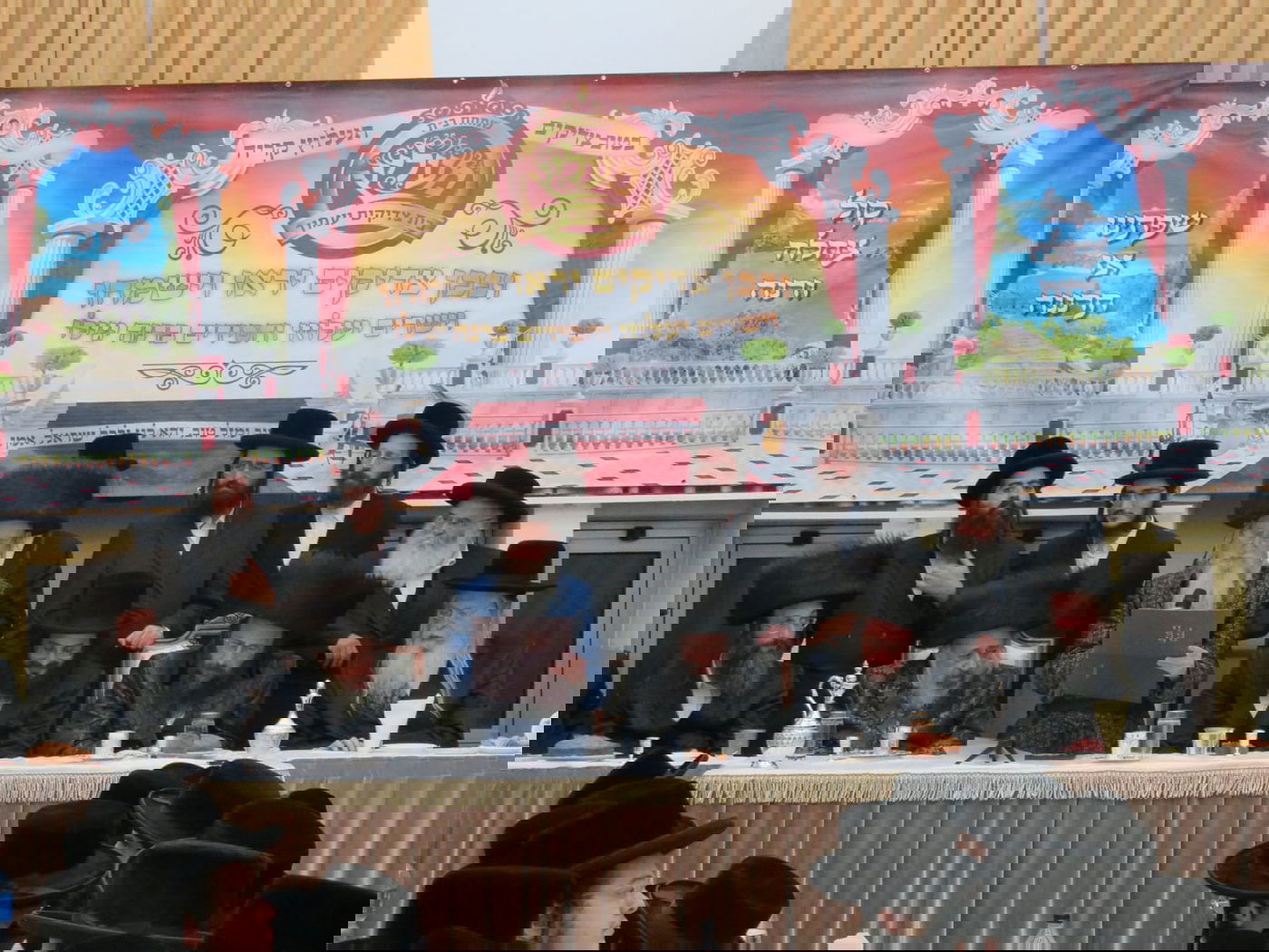 בביאלא בית שמש חגגו אירוסין לבן האדמו"ר