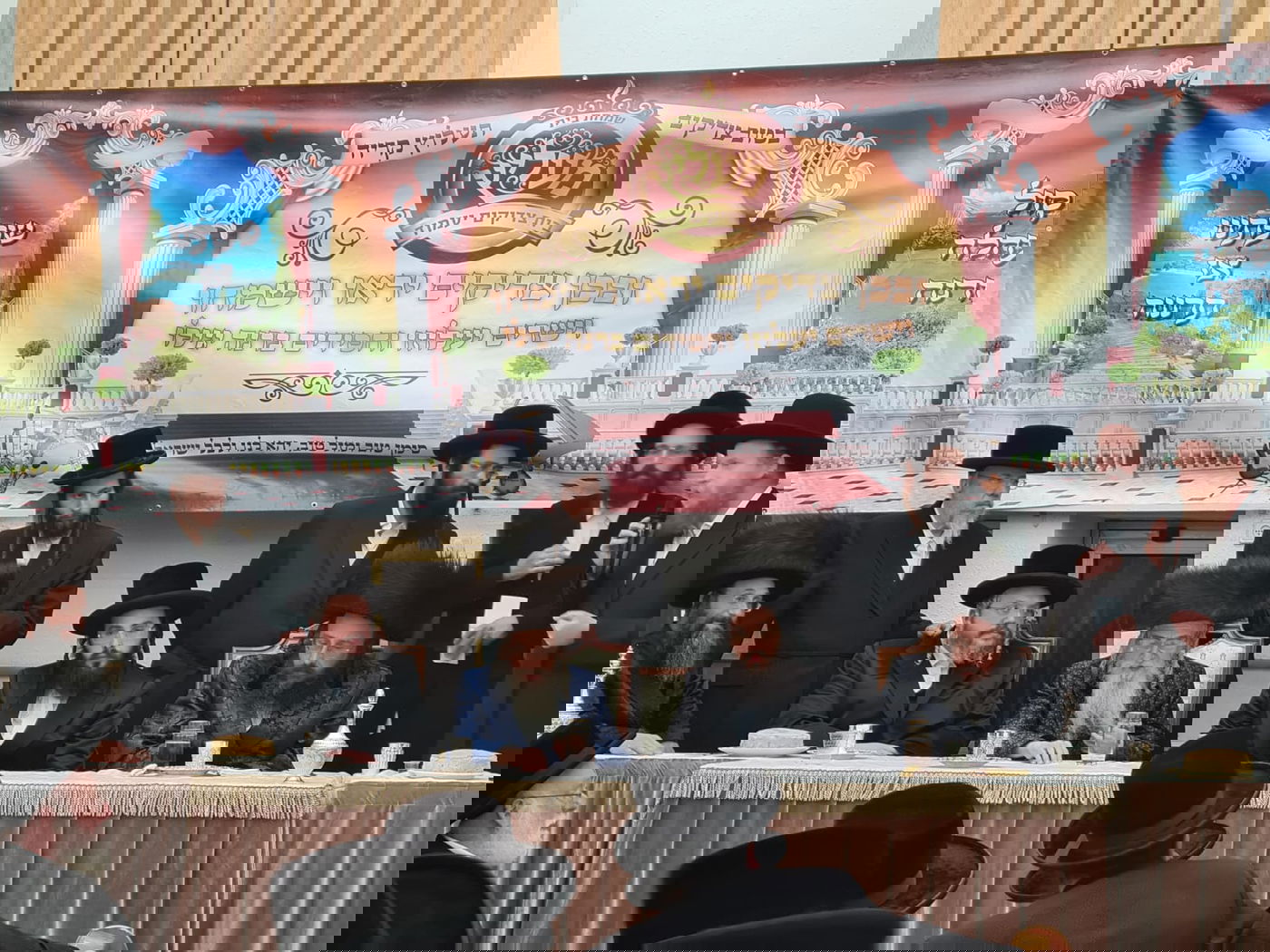 בביאלא בית שמש חגגו אירוסין לבן האדמו"ר