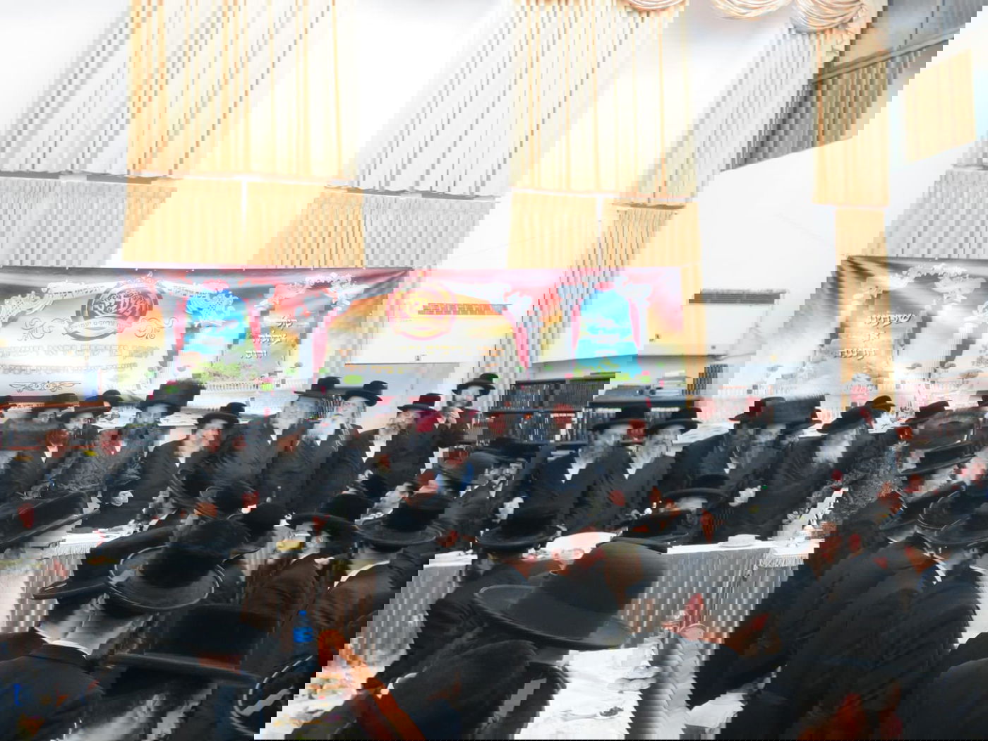 בביאלא בית שמש חגגו אירוסין לבן האדמו"ר