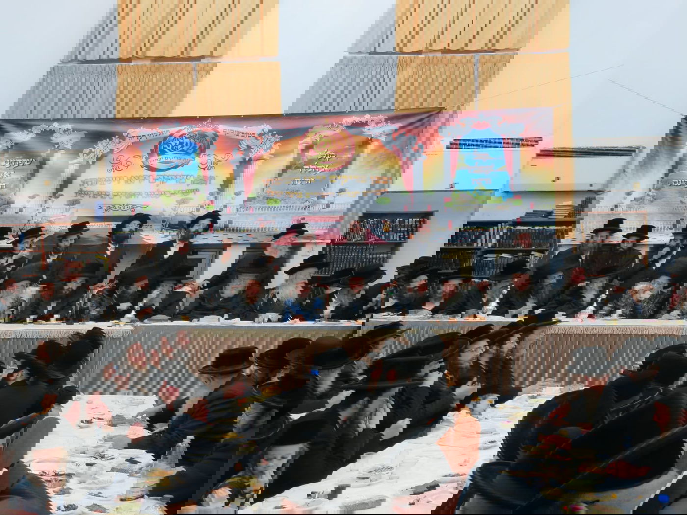 בביאלא בית שמש חגגו אירוסין לבן האדמו"ר